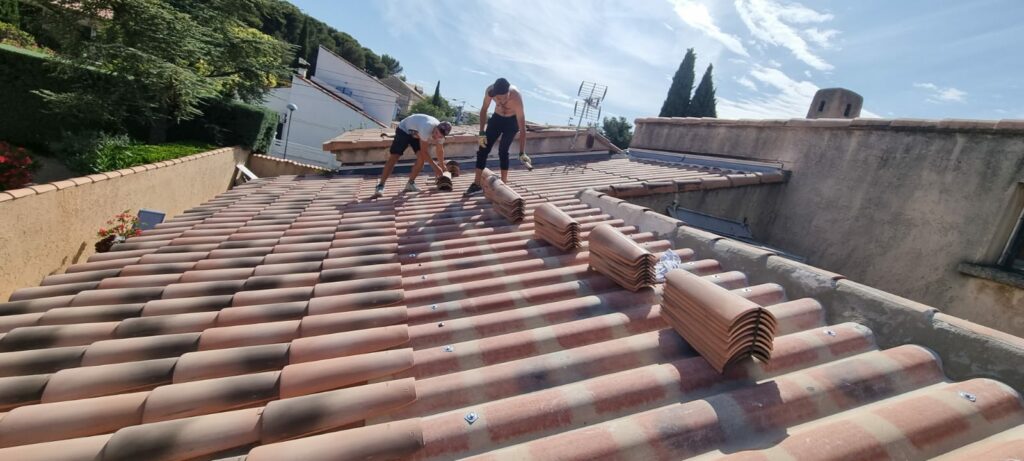 remplacement de tuiles et réparation de toiture à Marignane près de Marseille